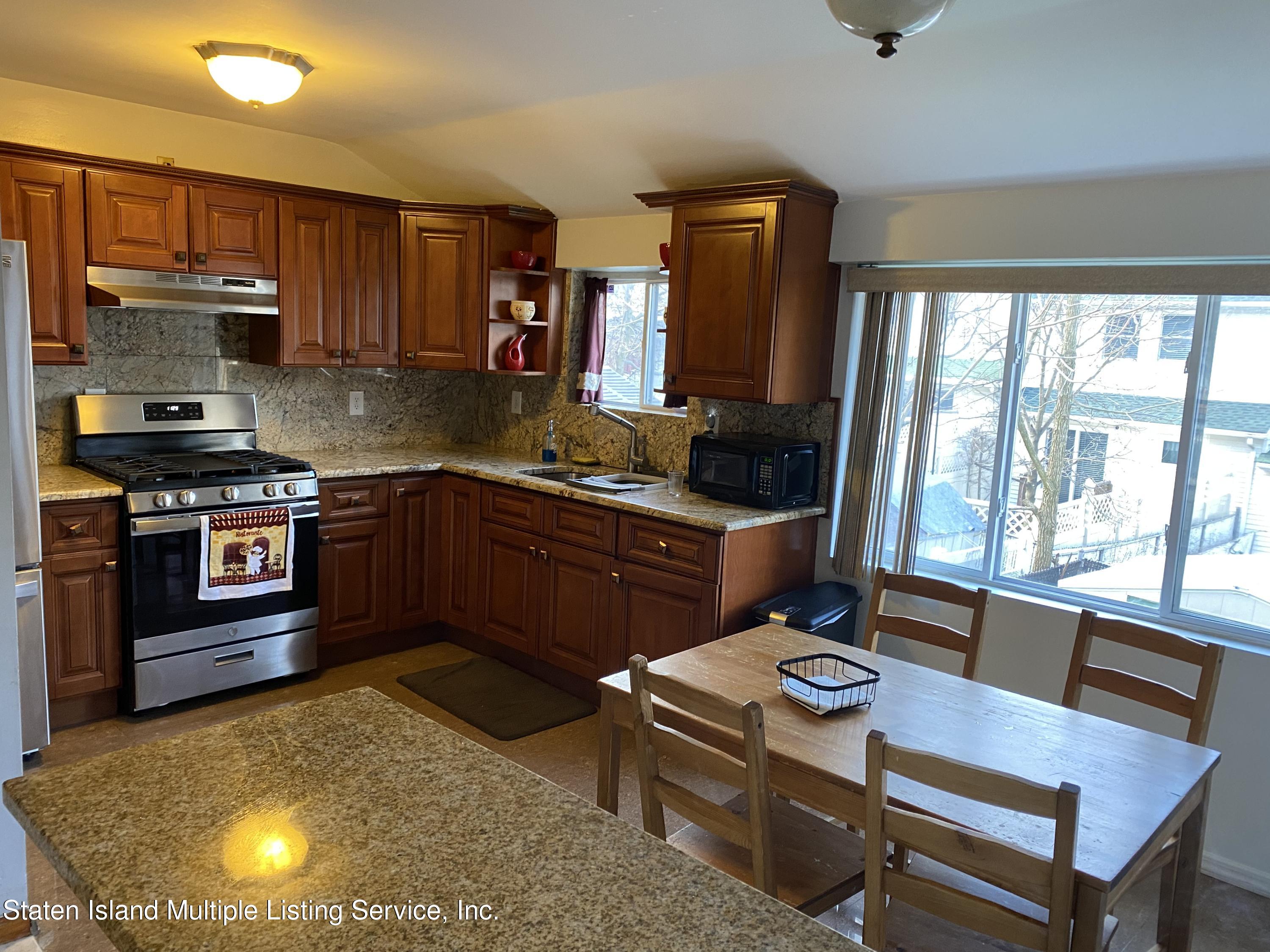 102 Pendleton Place Staten Island, NY 10301 - Photo 6 of 23 102 Pendleton 5