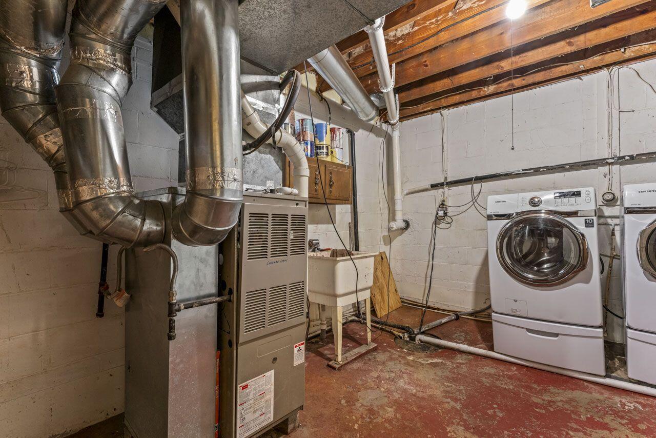101 Summit Street Newark, OH 43055 - Photo 20 of 29 Laundry Room
