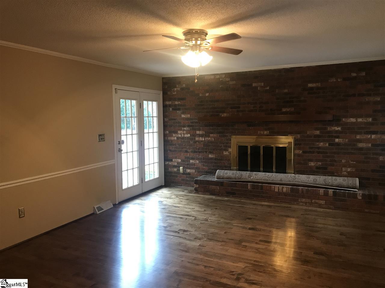 201 Edgemont Street Easley, SC 29642 - Photo 3 of 29 Gallery Image 3