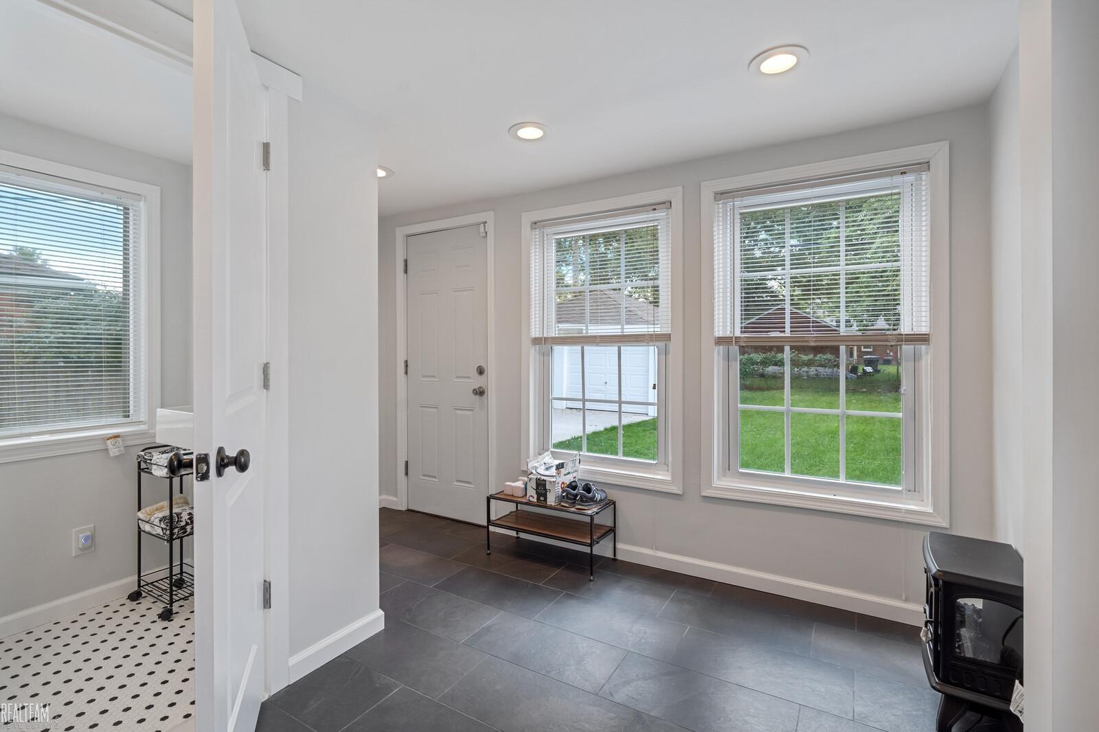 3941 Harvard Road Detroit, MI 48224 - Photo 16 of 31 50090171-15.JPG