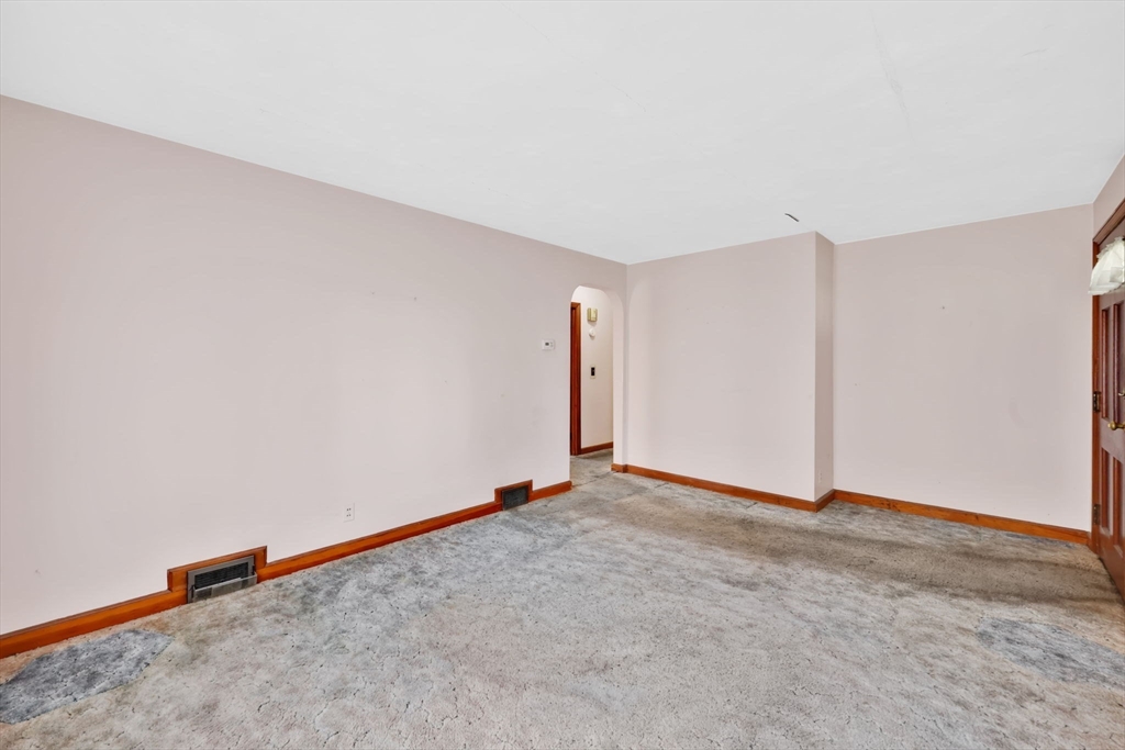 95 Kingsley Street Springfield, MA 01104 - Photo 10 of 29