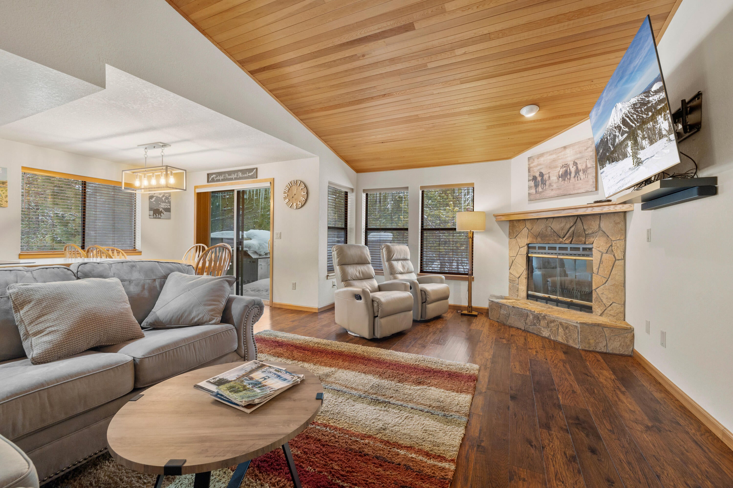 17760 West Core Road, Unit 16 Sunriver, OR 97707 - Photo 6 of 41 07-1826_250320_JILLROSELL
