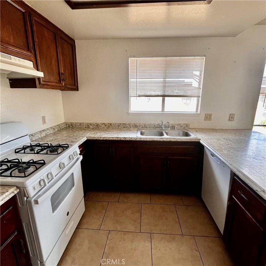 15375 Cheyenne Road Apple Valley, CA 92307 - Photo 5 of 18