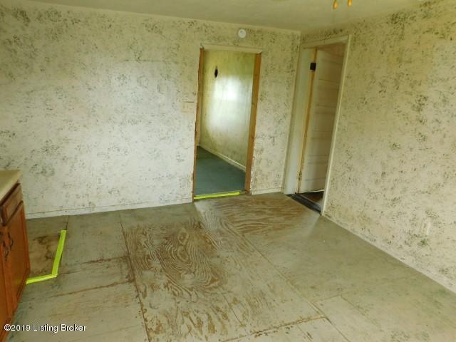 33 Dryden Road Sadieville, KY 40370 - Photo 6 of 13 Kitchen (3)