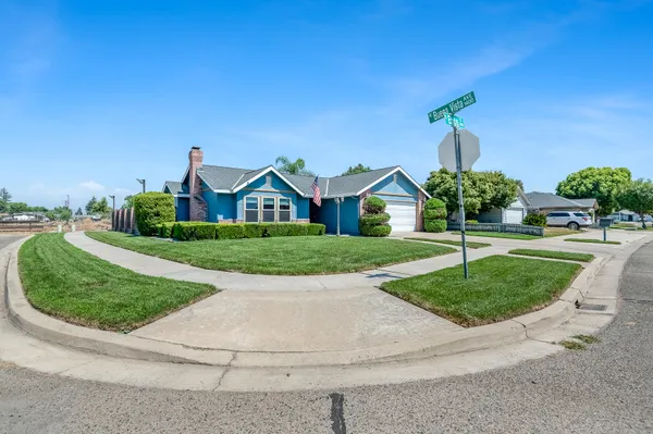$370,000 | 1814 North Enos Street, Visalia, CA 93292