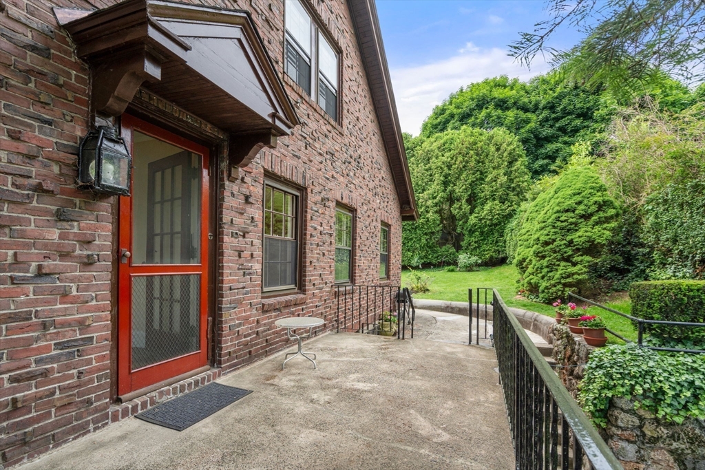 34 Hutchinson Road Arlington, MA 02474 - Photo 22 of 28 Gallery Image 22