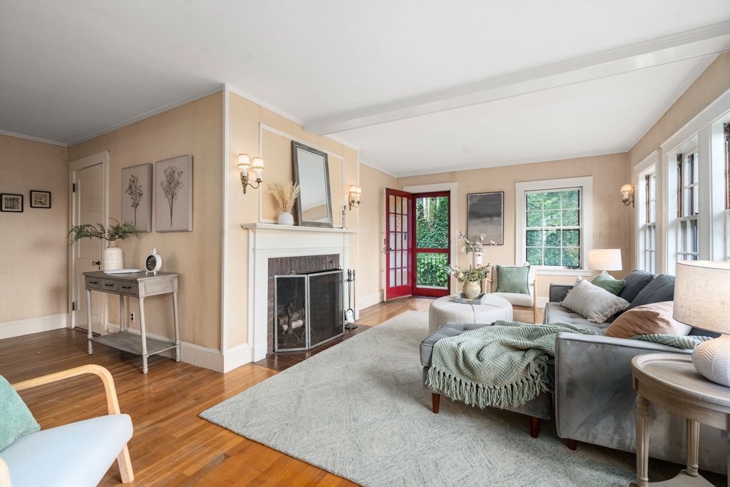 34 Hutchinson Road Arlington, MA 02474 - Photo 3 of 28 Gallery Image 3