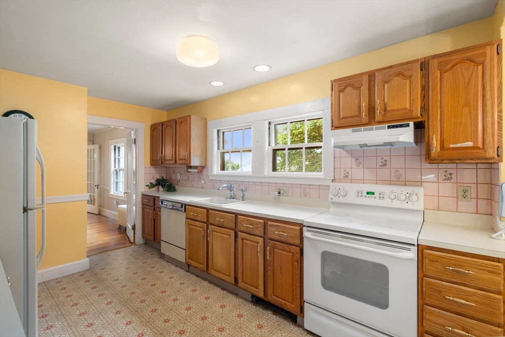 34 Hutchinson Road Arlington, MA 02474 - Photo 10 of 28 Gallery Image 10