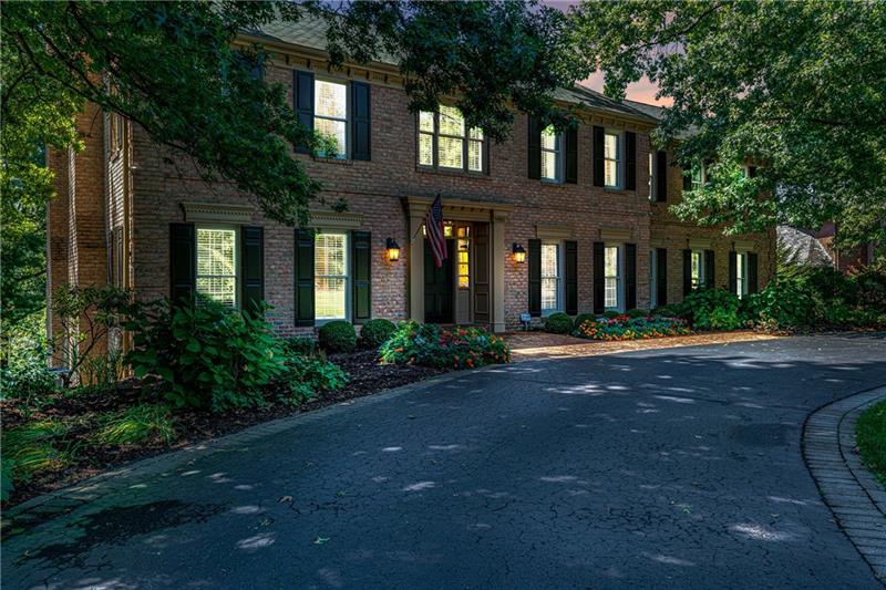 Stunning colonial home in Deerfield Manor with flat governor driveway.