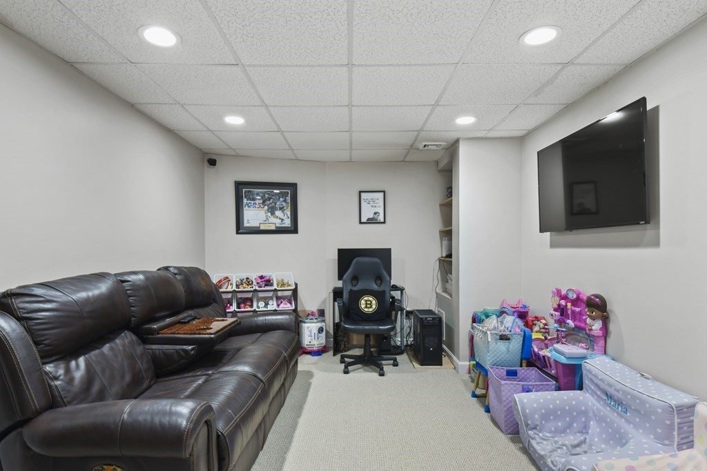 21 Avila Road Billerica, MA 01821 - Photo 24 of 30 Gallery Image 24