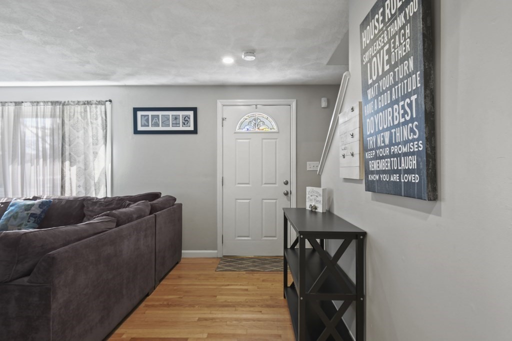 21 Avila Road Billerica, MA 01821 - Photo 5 of 30 Gallery Image 5