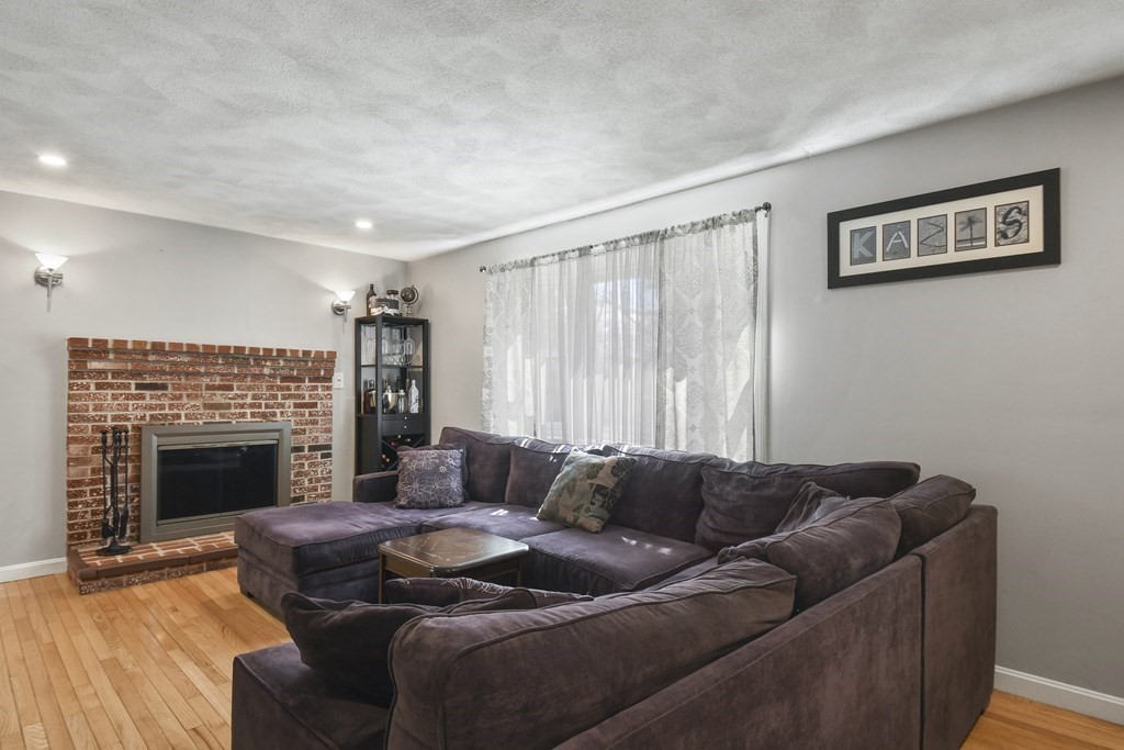 21 Avila Road Billerica, MA 01821 - Photo 6 of 30 Gallery Image 6