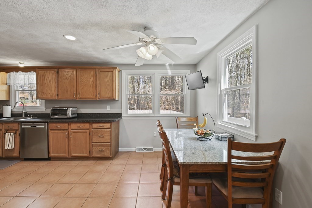 21 Avila Road Billerica, MA 01821 - Photo 9 of 30 Gallery Image 9