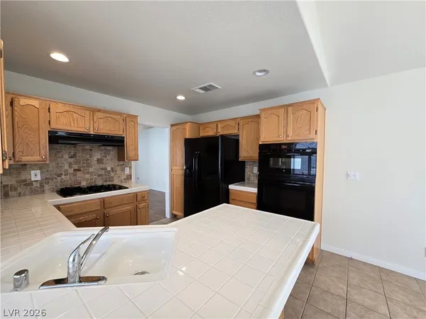 $1,925 | 1825 Imperial Cup Drive, Las Vegas, NV 89117