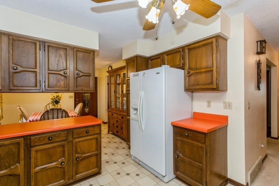 2465 Quincy Road Northeast Solon, IA 52333 - Photo 6 of 47 Gallery Image 6