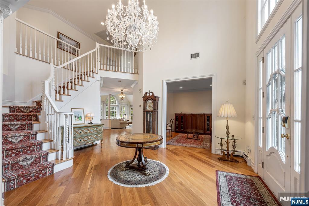 4 Hetzel Drive Mahwah, NJ 07430 - Photo 2 of 29