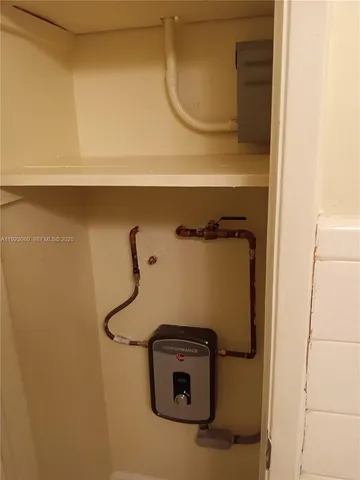 $1,850 | 5861 Northeast 18th Avenue, Unit 2, Fort Lauderdale, FL 33334