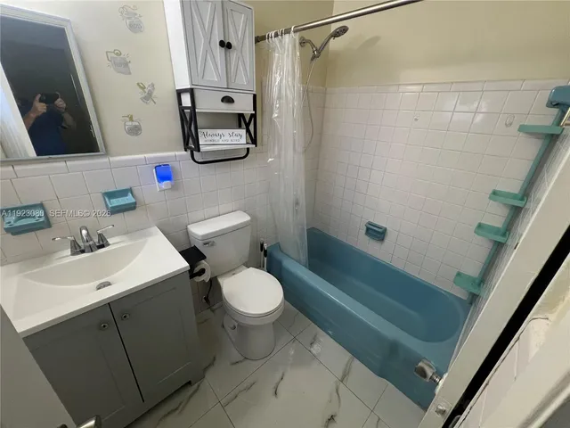 $1,700 | 5861 Northeast 18th Avenue, Unit 2, Fort Lauderdale, FL 33334