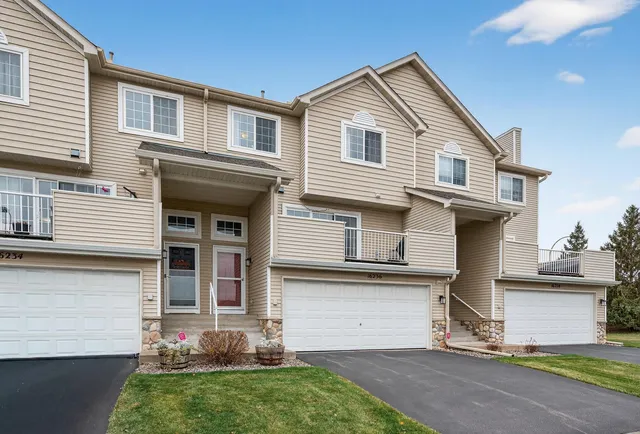 $249,900 | 16236 70th Place North, Maple Grove, MN 55311