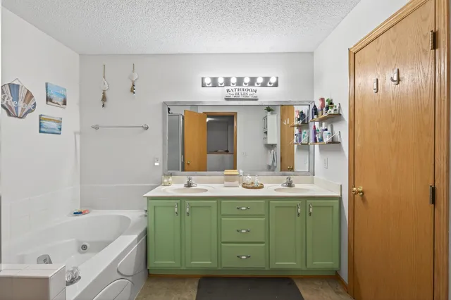 $249,900 | 16236 70th Place North, Maple Grove, MN 55311