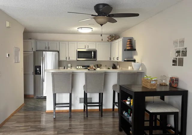 $249,900 | 16236 70th Place North, Maple Grove, MN 55311