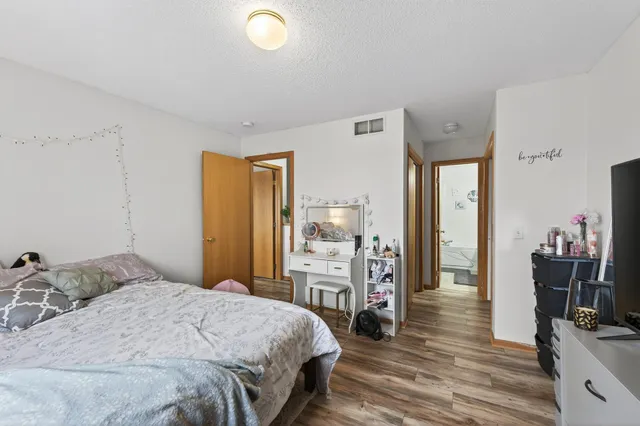 $249,900 | 16236 70th Place North, Maple Grove, MN 55311