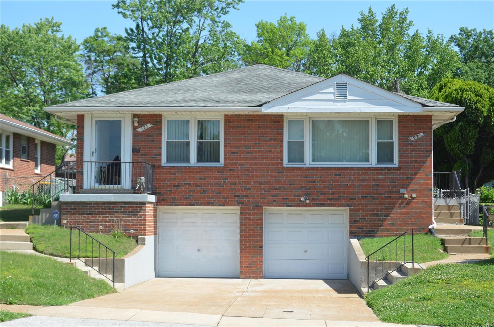 921923 Chain Of Rocks Drive St. Louis, MO 63137 - Photo 1 of 47 Gallery Image 1