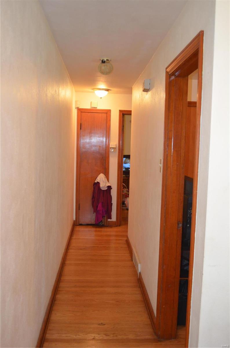 921923 Chain Of Rocks Drive St. Louis, MO 63137 - Photo 11 of 47 Gallery Image 11