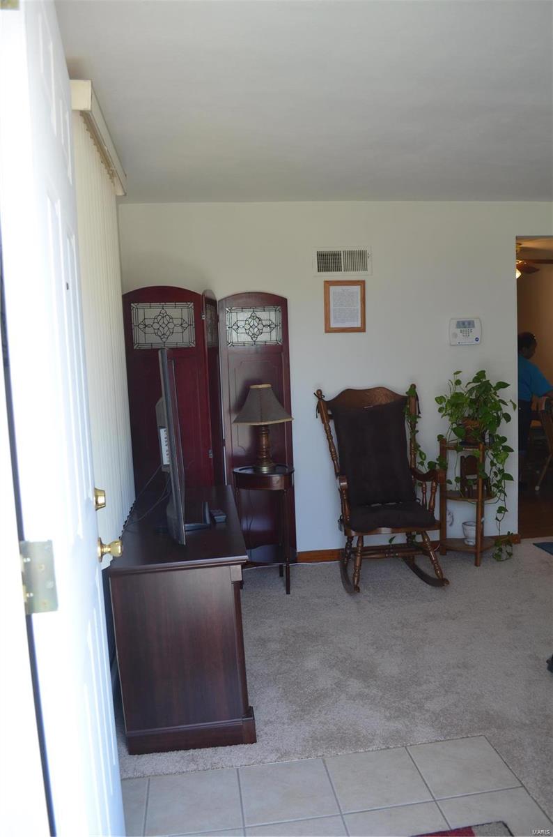 921923 Chain Of Rocks Drive St. Louis, MO 63137 - Photo 30 of 47 Gallery Image 30