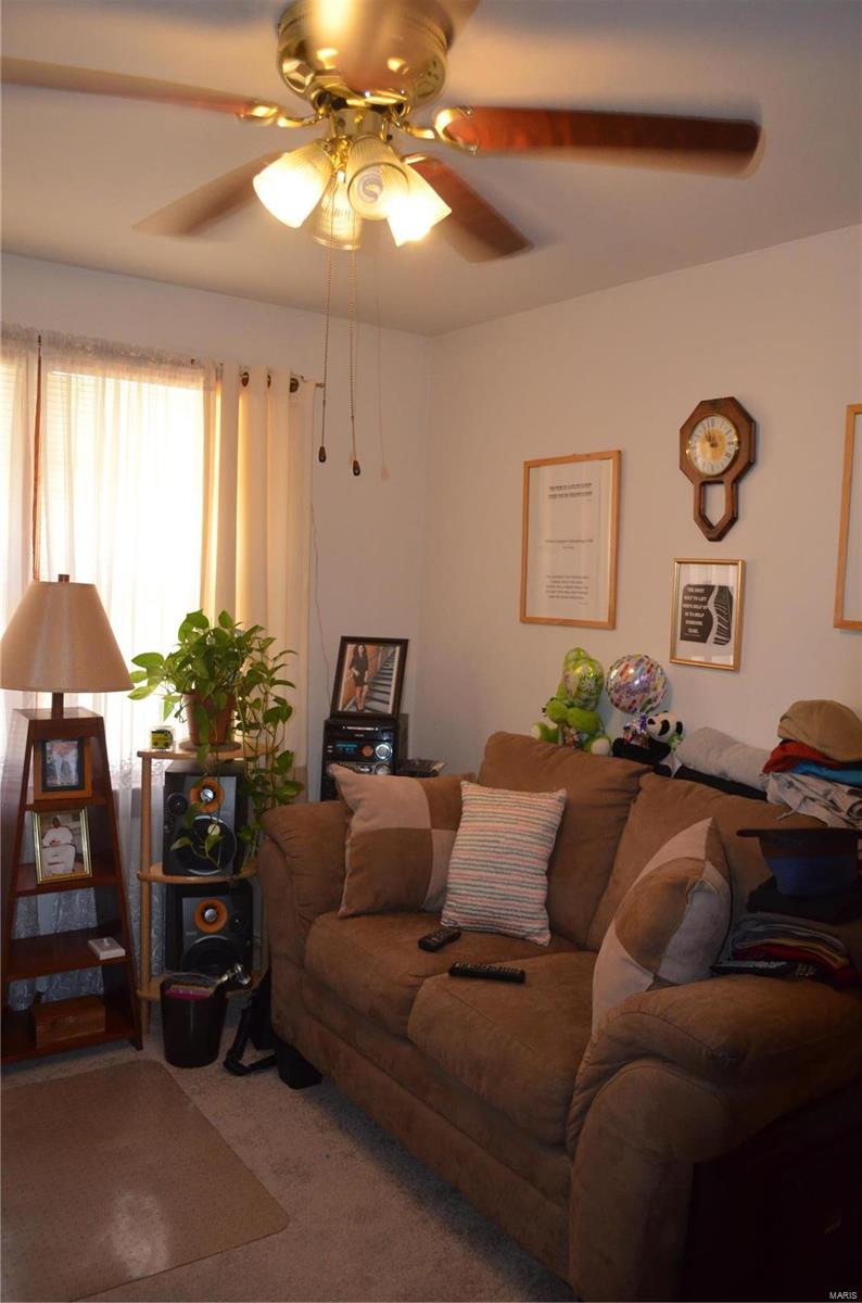 921923 Chain Of Rocks Drive St. Louis, MO 63137 - Photo 38 of 47 Gallery Image 38