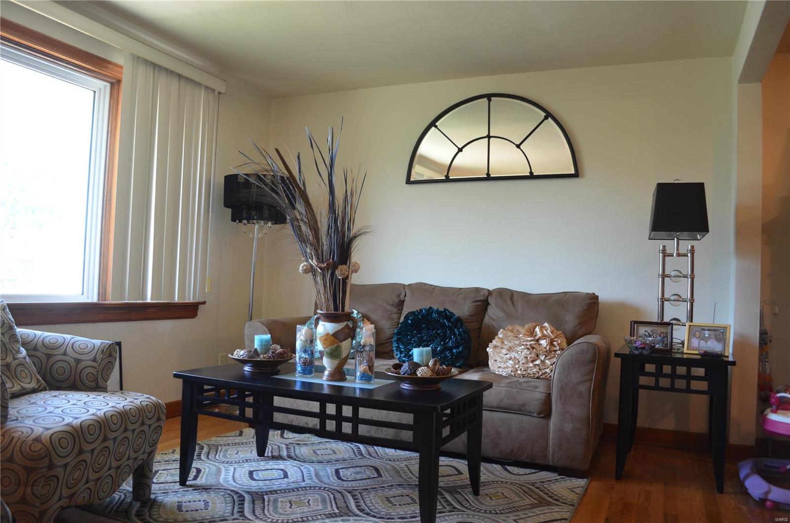 921923 Chain Of Rocks Drive St. Louis, MO 63137 - Photo 5 of 47 Gallery Image 5