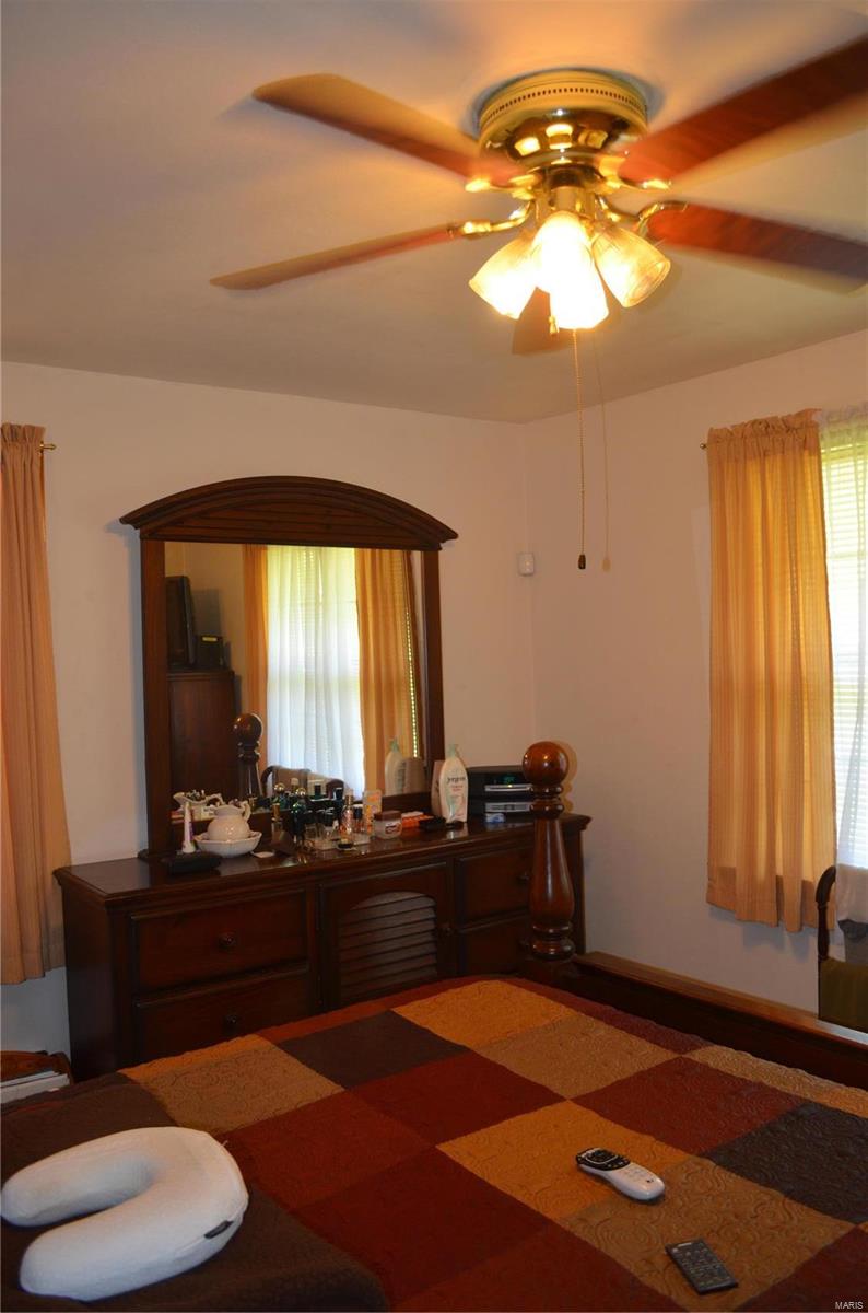 921923 Chain Of Rocks Drive St. Louis, MO 63137 - Photo 43 of 47 Gallery Image 43