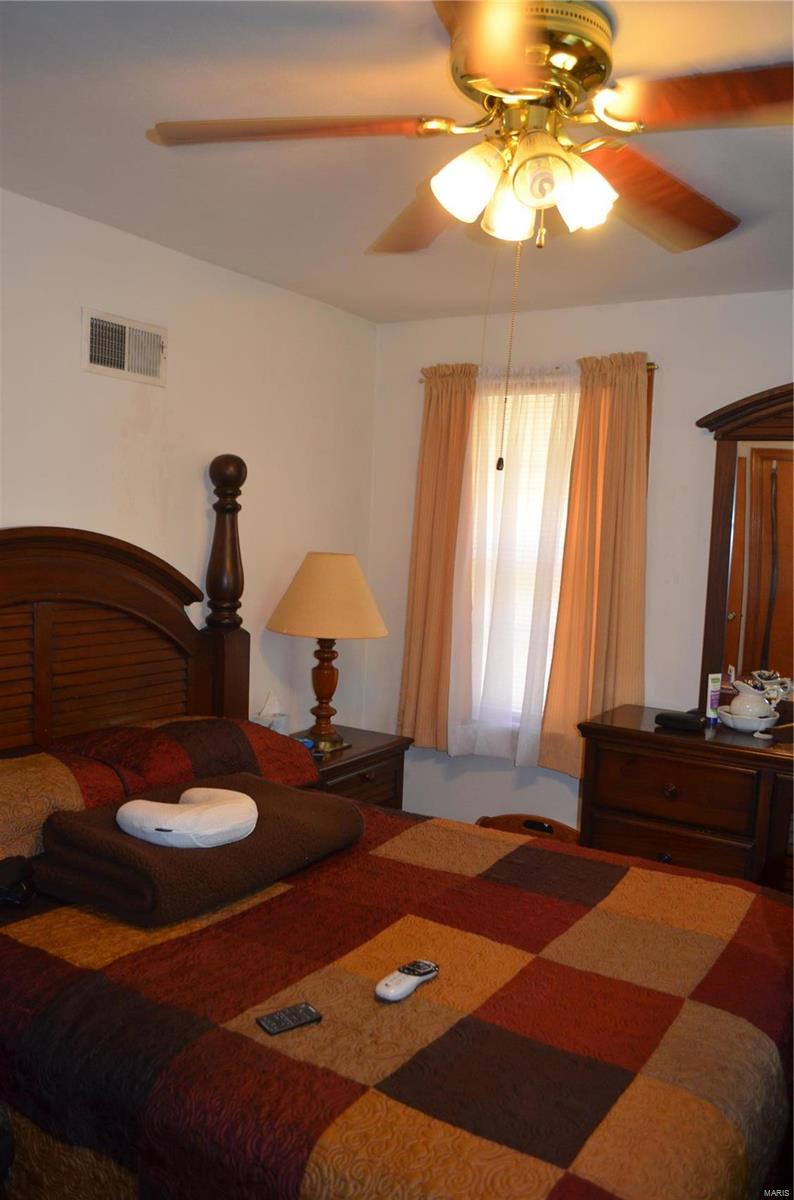921923 Chain Of Rocks Drive St. Louis, MO 63137 - Photo 44 of 47 Gallery Image 44