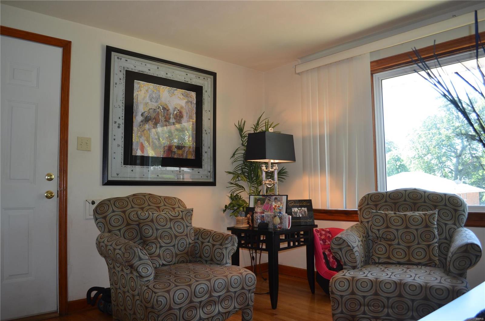 921923 Chain Of Rocks Drive St. Louis, MO 63137 - Photo 6 of 47 Gallery Image 6