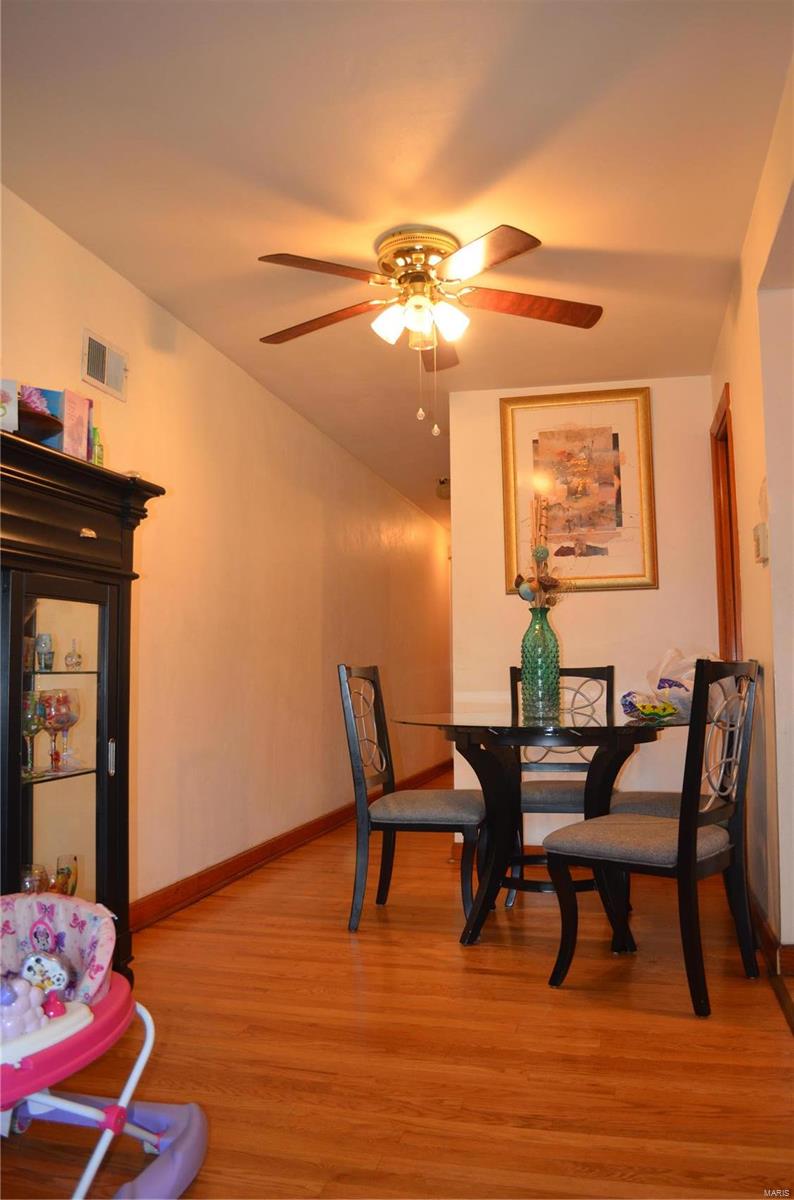 921923 Chain Of Rocks Drive St. Louis, MO 63137 - Photo 9 of 47 Gallery Image 9