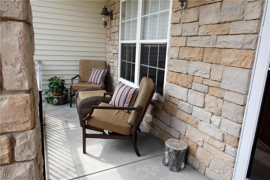 318 Burwick Road Cleveland, OH 44143 - Photo 4 of 25 Gallery Image 4