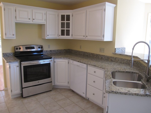 15 Stoneybrook Road Grafton, MA 01536 - Photo 4 of 20 Gallery Image 4