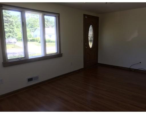 116 Denwall Drive Springfield, MA 01119 - Photo 4 of 39 Gallery Image 4