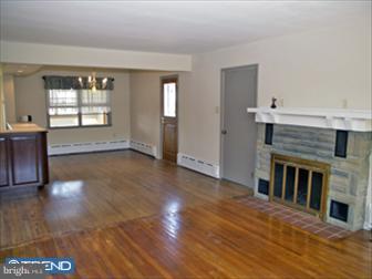 419 West Moyer Road Pottstown, PA 19464 - Photo 5 of 6 Living Room