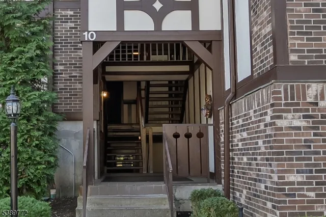 $515,000 | 1006 Thoreau Court, Mahwah, NJ 07430