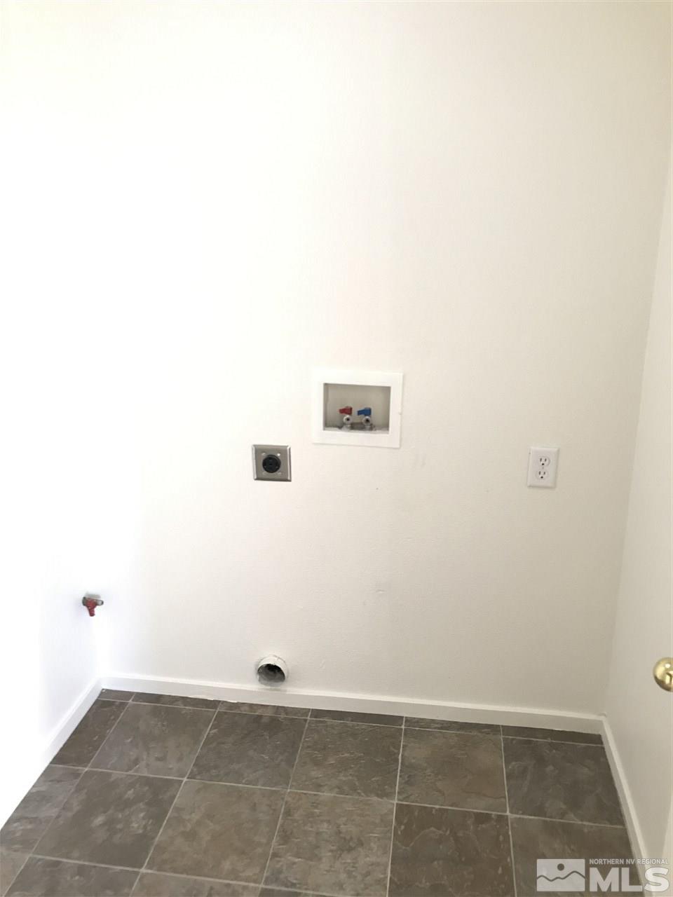 2130 Fort Bridger Road Fernley, NV 89408 - Photo 5 of 16 Photo 5