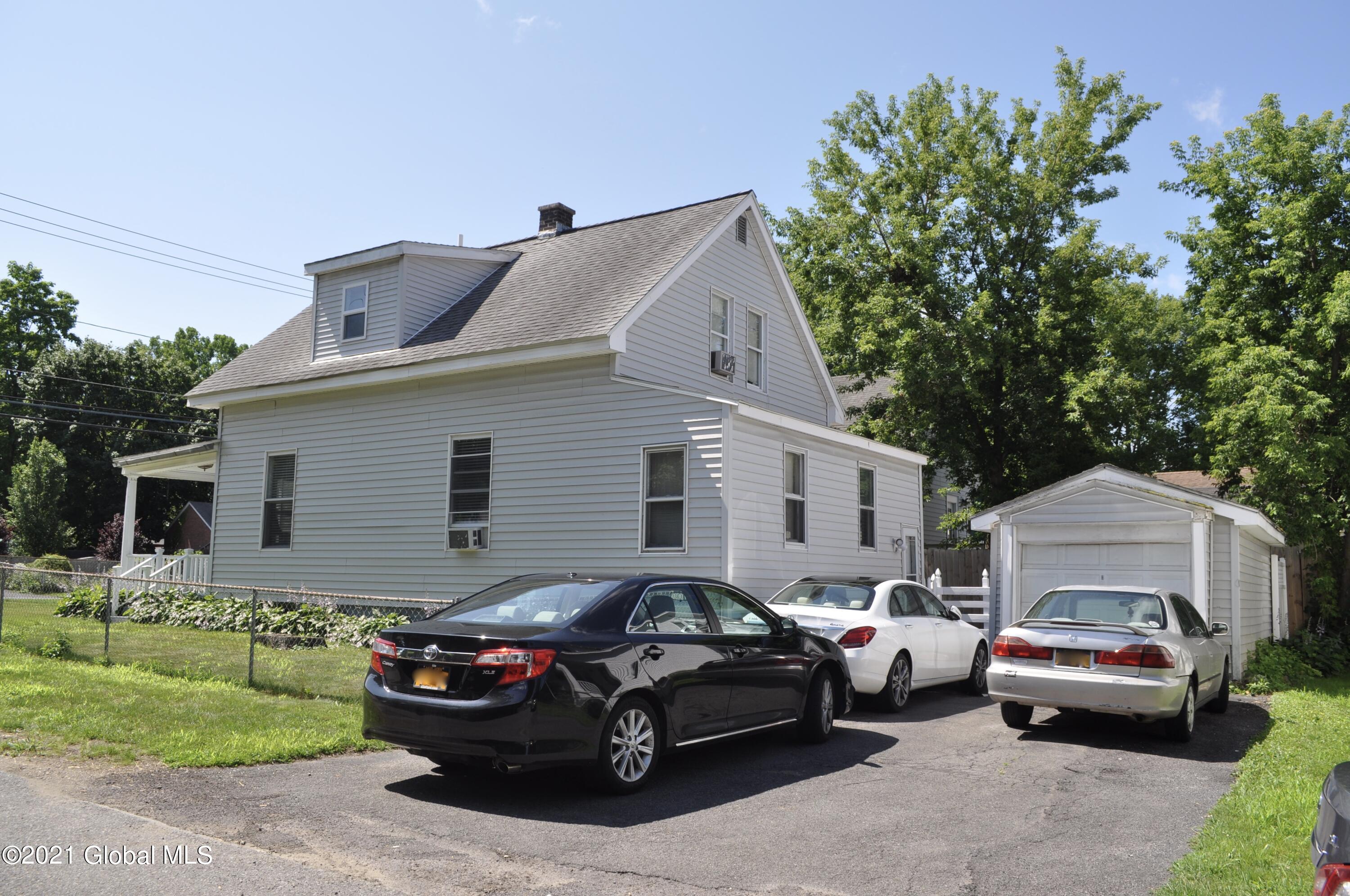 26 Russell Road Albany, NY 12203 - Photo 3 of 21 6