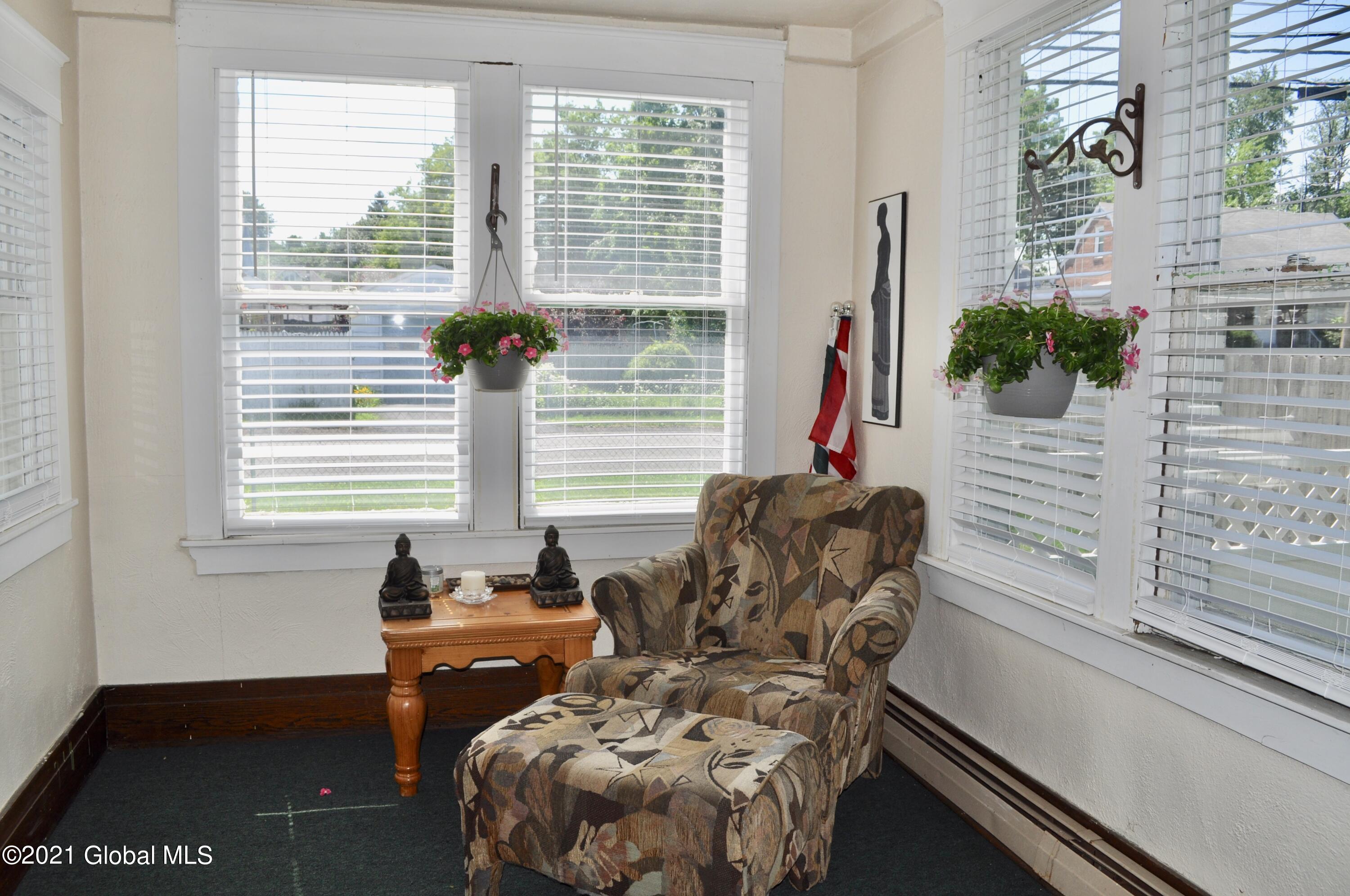 26 Russell Road Albany, NY 12203 - Photo 6 of 21 10