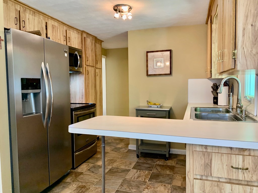 52 Riner Street Framingham, MA 01701 - Photo 5 of 21 Gallery Image 5