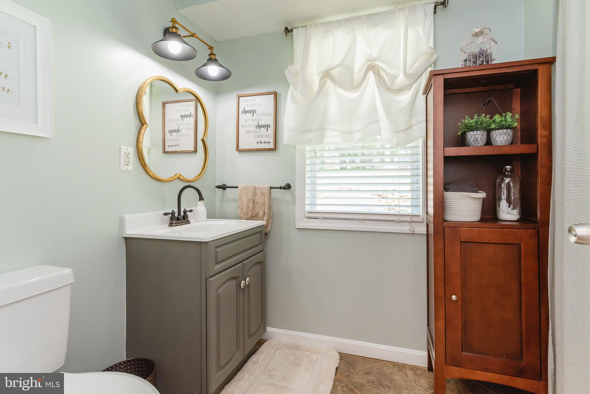2 Constitution Road Pylesville, MD 21132 - Photo 25 of 77 Main level full bath (tub/shower)