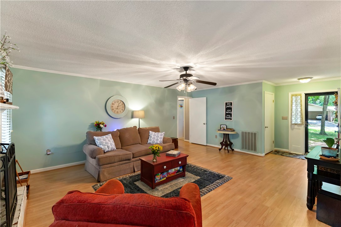 303 Old Colony Court Anderson, SC 29621 - Photo 6 of 33 Gallery Image 6