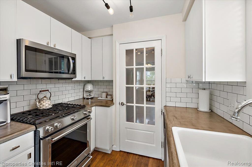 1573 Columbia Road Berkley, MI 48072 - Photo 8 of 38
