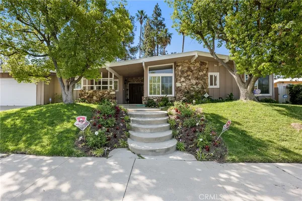 $1,599,999 | 4479 Azalia Drive, Tarzana, CA 91356