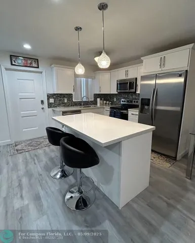 $1,750 | 3510 Harrison Street, Unit 4, Hollywood, FL 33021