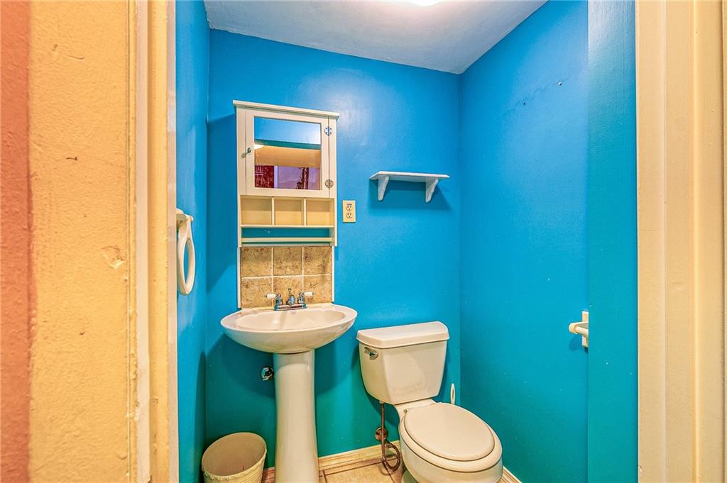 206 Wyngate Road Coraopolis, PA 15108 - Photo 15 of 20 Gallery Image 15
